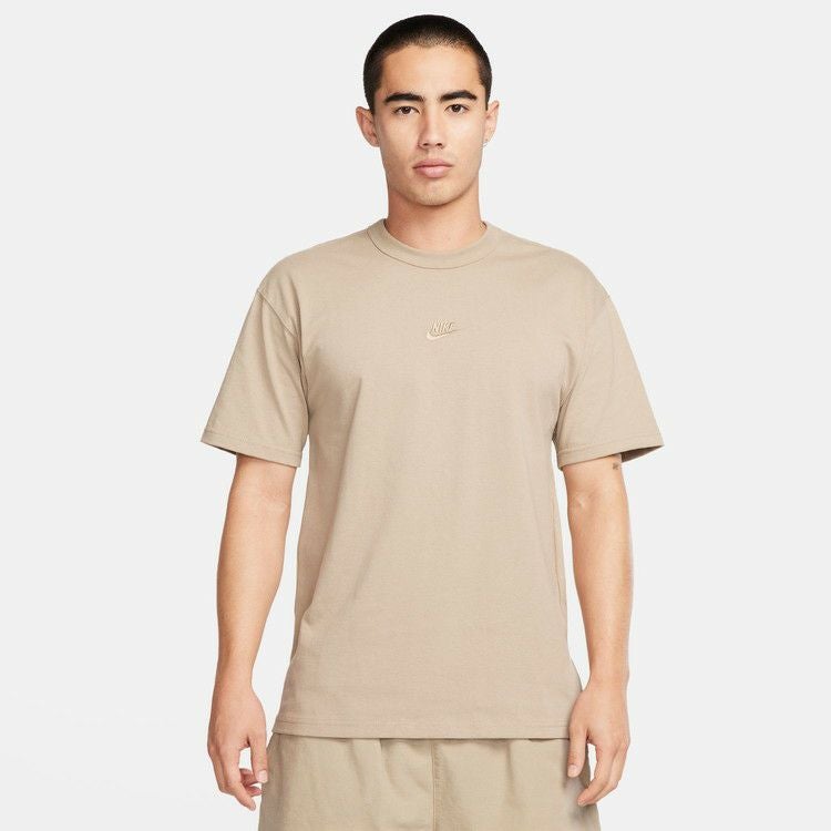 NIKE ナイキ NSW PREM エッセンシャル SUST Tシャツ カーキ DO7393-247