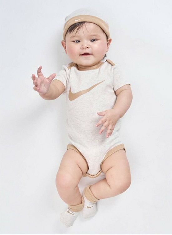 NIKE ナイキ HAT SUIT BOOTIE ベビー3点セット 0-6M 6-12M LN0072-W67