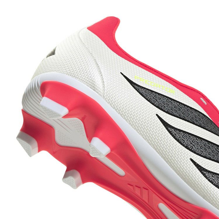 adidas プレデタープレシジョン　サッカーシューズ シルバー/レッド adidas アディダス プレデター CLUB FT FxG J ルシッドレッド KI8894