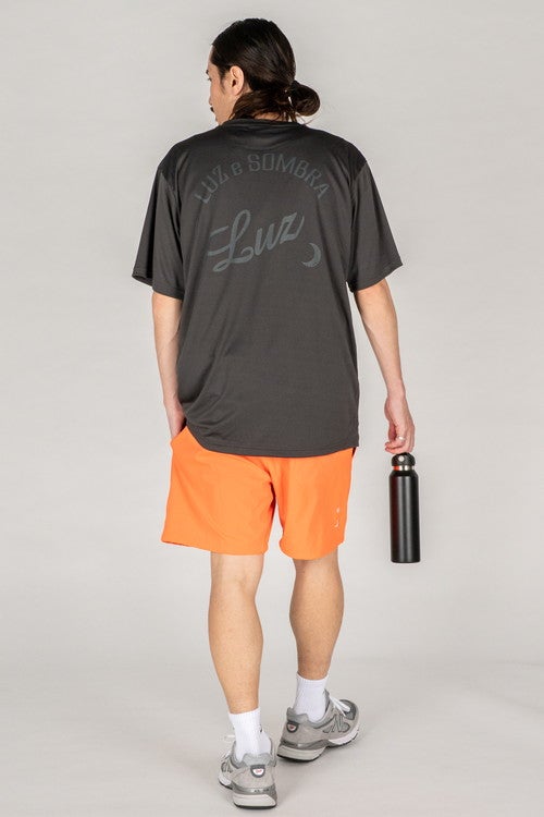 LUZeSOMBRA ルースイソンブラ SMOOTH SILKY ICONIC LOGO PRA SHIRT